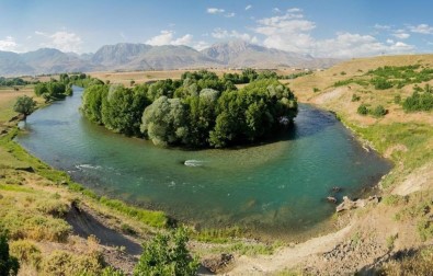 Tunceli'de Tesislesmenin Oldugu Alanlar Disinda Piknik Ve Kamp Yasaklandi