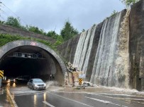 Tünel Girisinde Selale Olustu