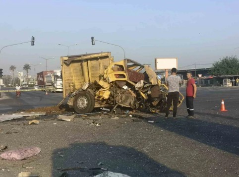 Otobüs ile kamyon çarpıştı! Ölü ve yaralılar var