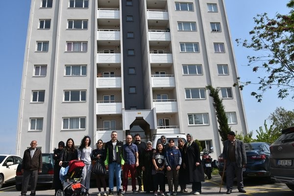 CHP'li belediyeden 224 depremzedeye tebligat! '15 gün içinde daireleri boşaltın yoksa sokağa atarız'