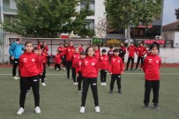 22 Bin Nüfuslu Ilçede Karate Yapan 150 Kisiden, 13'Ü Milli Takima Seçildi