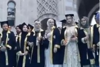 İSTANBUL ÜNIVERSITESI - Başörtülü üniversite mezunlarını gören adam nefret kustu
