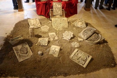 'Bozkirda Yükselen Tarih Divrigi Ulu Cami Ve Darüssifasi' Isimli Sergi Açildi