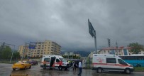 Erzurum'da Hasta Tasiyan Ambülans Kaza Yapti