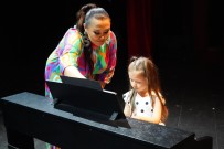 Gelecegin Piyanistleri Piyano Resitalinde Hünerlerini Sergiledi