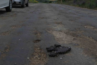 Kahramankazan'in 35 Köyünü Ankara'ya Baglayan Kaplu Deresi Yolu'na Sicak Asfalt Yillardir Dökülmüyor