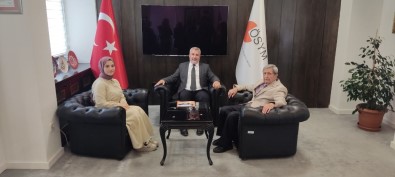 YKS'ye Giren En Genç Ve En Yasli Aday ÖSYM'de Bir Araya Geldi