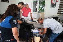 Yolda Buldugu 15 Bin Lirayi Sahibine Ulastirdi