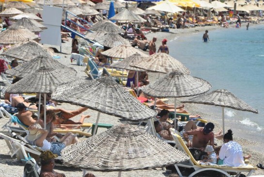 Dev gemi Bodrum'a 2 bin 539 yolcu ile geldi