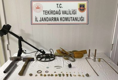 Tekirdag'da Kaçak Kazi Ve Gümrük Kaçagi Içki Operasyonunda 10 Gözalti