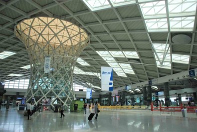 Adnan Menderes Havalimani, Mayis Ayinda 1 Milyona Yakin Yolcuyu Agirladi