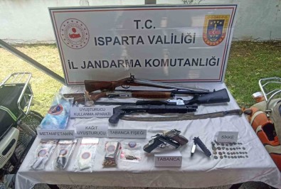Isparta'da Uyusturucu Operasyonunda 2 Kisi Tutuklandi