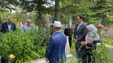 Kaymakam Bolat Sehitligi Ziyaret Etti