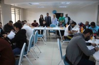 Nevsehir'de Is Görüsmesine Çagrilan 7 Bin 200 Kisiden 75 Kisi Geldi