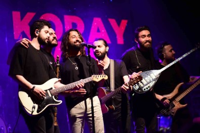 Koray Avci Yeni Sarkisinin Hikayesini Anlatti Açiklamasi 'Aylardir Tek Basima Geziyorum'