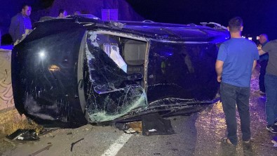 Aksaray'da Otomobil Takla Atip Duvara Çarpti Açiklamasi 2 Yarali