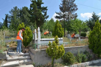Battalgazi'deki Mezarliklarda Bakim Çalismasi