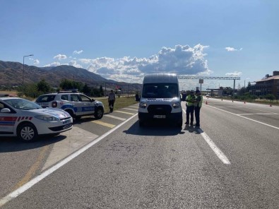 Elazig'da Polis Ve Jandarma Ekiplerinden Bayram Denetimi