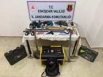 Kaçak Kazi Yapan 5 Süpheli Suçüstü Yakalandi