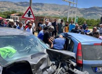 Malatya'da Otomobiller Çarpisti Açiklamasi 3 Yarali