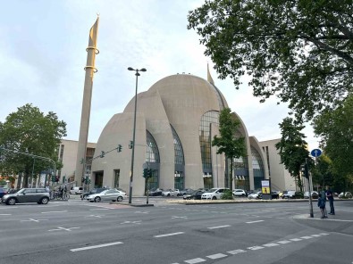 Almanya'da Kurban Bayrami Namazi Kilindi