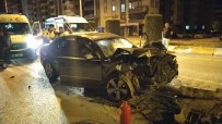 Iki Otomobil Çarpisti Açiklamasi 3 Yarali