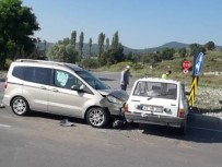 Tavsanli'da Trafik Kazasi Açiklamasi 5 Yarali