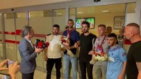 Trabzonspor'un Yeni Transferleri Orsic Ve Fernandez'e Coskulu Karsilama