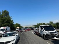 Zincirleme Kazada 7 Araç Birbirine Girdi