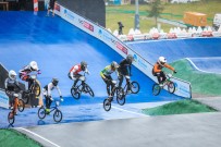 Ayçiçegi Bisiklet Vadisi'nde Heyecan Zirve Yapti Açiklamasi Dünya Kupasi Yarislarinin Ilk Günü Tamamlandi Haberi