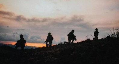 Hakkari'de Terör Örgütü PKK Mensubu 1 Kisi Teslim Oldu