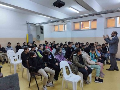 Hisarcik'ta Ortaokul Ve Lise Ögrencilerine Degerler Egitimi