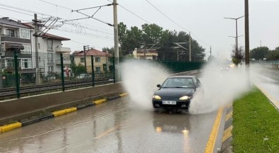 Sakarya'da Saganak Yagis Etkili Oluyor