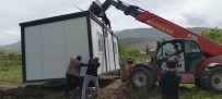 Tomarza'da Evleri Agir Hasar Gören Vatandaslara Konteynerleri Verildi