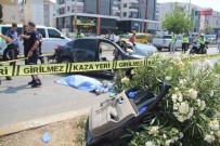 Antalya'da Kontrolden Çikan Otomobil Karsi Seritteki Otomobille Çarpisti Açiklamasi 2 Ölü, 3 Yarali