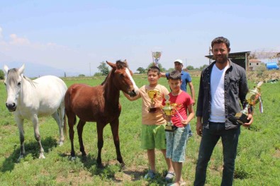 Atalarindan Devraldigi Binlerce Yillik Rahvan At Gelenegini Yasatiyor