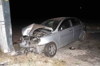 Elazig'da Kontrolden Çikan Otomobil Aydinlatma Diregine Çarpti Açiklamasi 6 Yarali