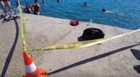 Izmir'de Yasli Adam Denizde Ölü Bulundu