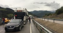 Amasya'da sağanak yağış heyelana sebep oldu, trafik durdu