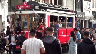 Nostaljik Tramvayda Çocuklarin Tehlikeli Yolculugu