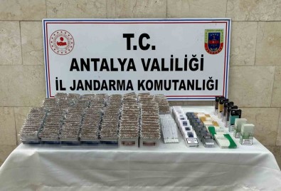 Antalya'da 7 Bin 360 Adet Bandrolsüz Içi Dolu Makaron Ele Geçirildi