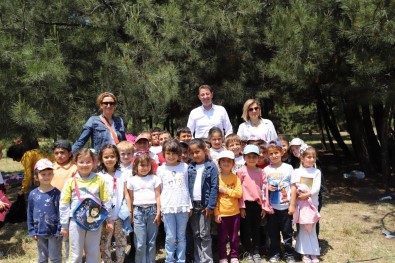 Çevre Günü'nde Ögrenciler 50 Bin Tohum Ekti