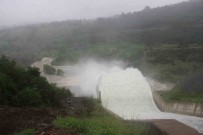 Samsun'da Su Seviyesi Yükselen Barajin Kapaklari Açildi Haberi