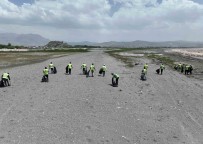 Van Gölü Sahilinde Çevre Temizligi