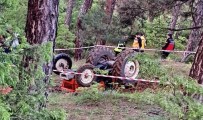 Tavsanli'da Devrilen Traktörün Sürücüsü Hayatini Kaybetti