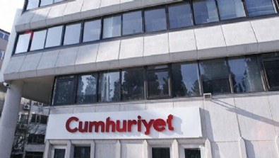 Cumhuriyet Vakfı'ndan Cumhuriyet Gazetesi hakkında suç duyurusu: Kasıtlı haber yapma karşılığında çikolata kutuları içinde para alındı