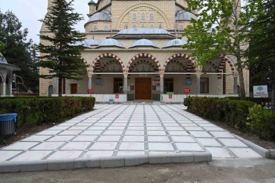 Hayirlar Selimiye Camiinin Çevre Düzenlemesi Yapildi