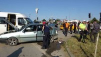 Samsun'da Minibüs Kavsakta Iki Araca Çarpti Açiklamasi 7 Yarali Haberi