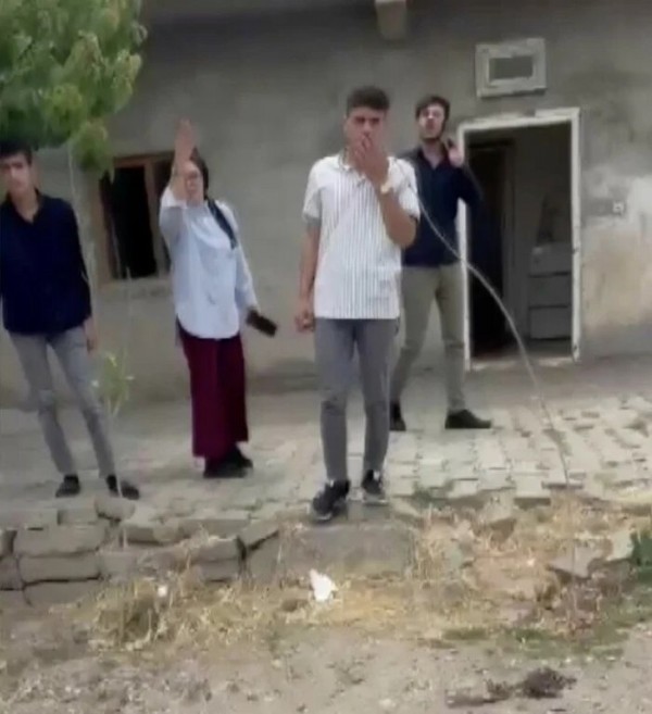 Diyarbakır’da kaçak elektrik terörü! Araçla önünü kesip ölümle tehdit ettiler: Senin kafana sıkarım