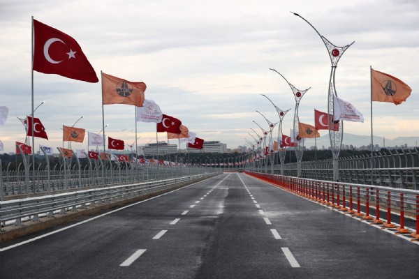 CHP’li Karalar, halka ‘işkence’ yapıyor! Köprüyü Erdoğan yaptı diye güzergah değiştirtti